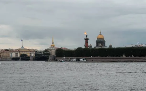 Как увидеть несколько разводных мостов за одну ночь